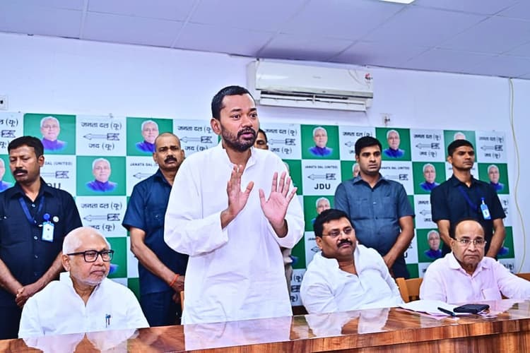 नीतीश के नक्शेकदम पर निशांत, JDU की मीटिंग में बताया अपना फ्यूचर प्लान, कार्यकर्ताओं को दिया बड़ा संदेश