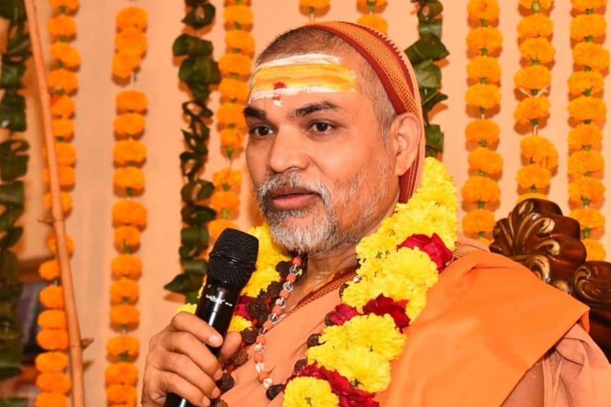 ‘सच्चे हिंदू’ गाय को ‘राष्ट्र माता’ का दर्जा दिलाने लखनऊ आए: स्वामी अविमुक्तेश्वरानंद