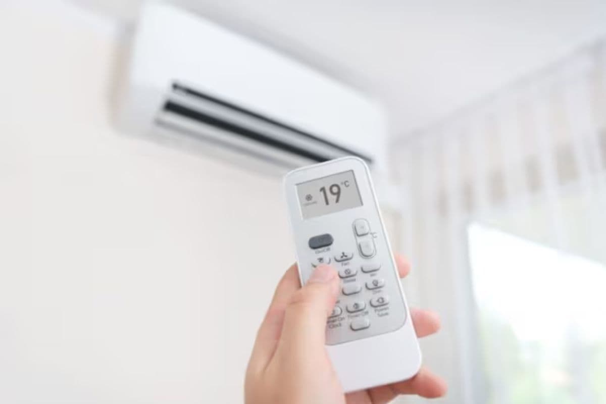 AC का ये एक बटन है खास, पूरी रात बिजली बचत और कूलिंग का स्मार्ट मूव