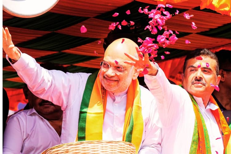 शुभेंदु के नामांकन में शाह का मेगा शो, बोले- घुसपैठियों ने बंगाल को दीमक की तरह चाटा, अस्तित्व बचाने का आखिरी मौका