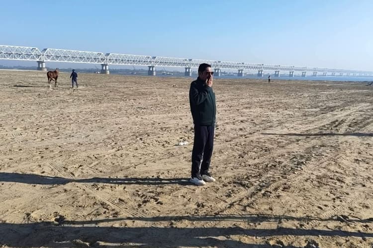 मरीन ड्राइव पर फोटोशूट कराते दिखे अनंत सिंह, फेवरेट घोड़ा 'करण' भी दिखा साथ