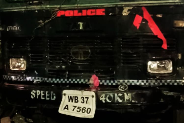 ‘फेक न्यूज’ का युद्ध : आसनसोल में बेकाबू बस ने मचायी तबाही, TMC ने CISF पर मढ़ा दोष, सच निकला कुछ और