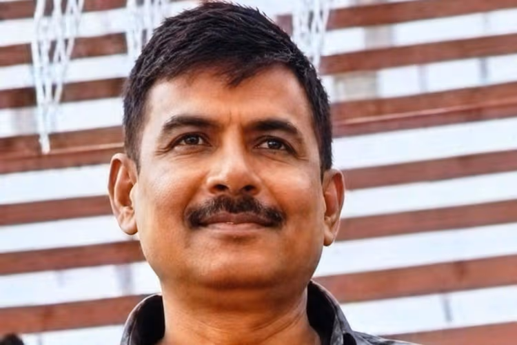 Bagaha: कुख्यात पुट्टू मिश्रा हत्याकांड में बड़ा एक्शन, आधा दर्जन संदिग्धों को पुलिस ने उठाया