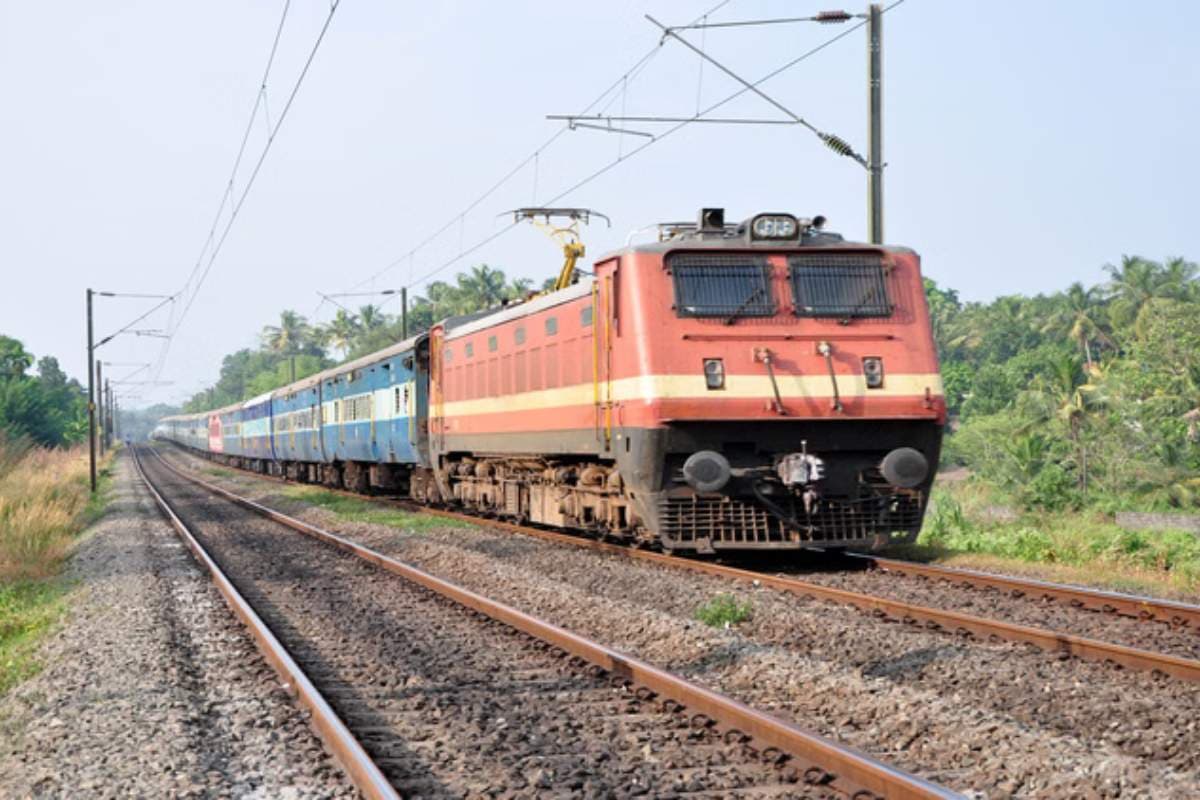 Bettiah News sikta raxaul narkatiaganj train protest demand gorakhpur rail
