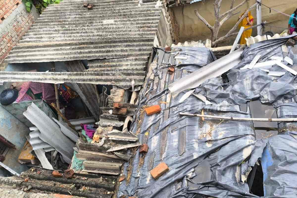 Bettiah News west champaran storm roof collapse injures woman children semarwari