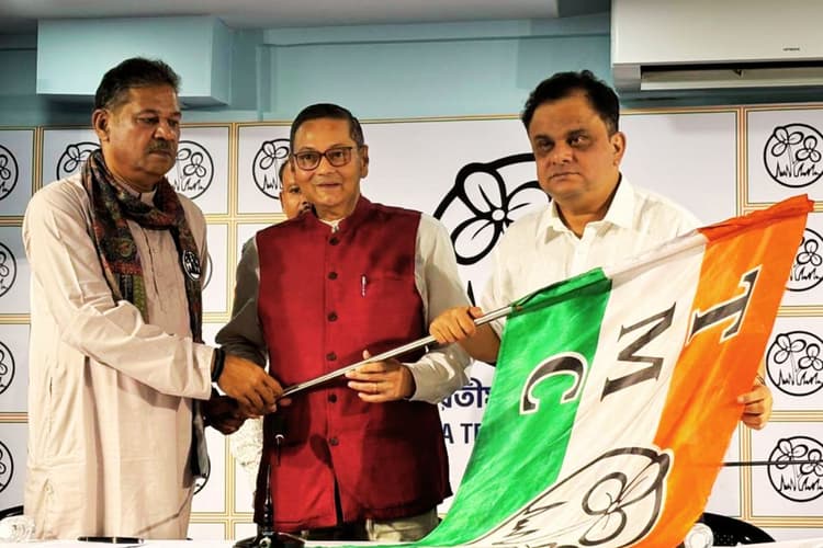 नेताजी के प्रपौत्र चंद्र कुमार बोस TMC में शामिल, BJP पर लगाये गंभीर आरोप, देखें Video