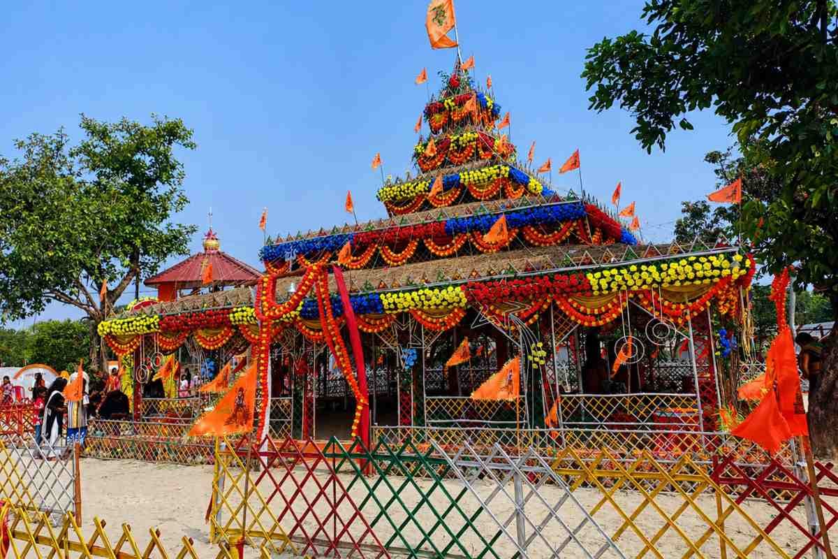 Darbhanga: तिलकेश्वर महादेव मंदिर में भव्य महारुद्र यज्ञ, शिवमय हुआ इलाका