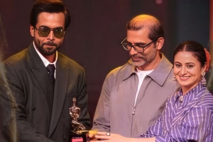 अरुणाभ कुमार से अवॉर्ड पाकर भावुक हुए अभिषेक बनर्जी, याद किया पहला ब्रेक