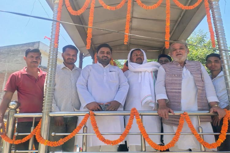 डॉ अंबेडकर जयंती पर गढ़वा में कांग्रेस का श्रद्धांजलि कार्यक्रम, सामाजिक न्याय के मार्ग पर चलने का संकल्प