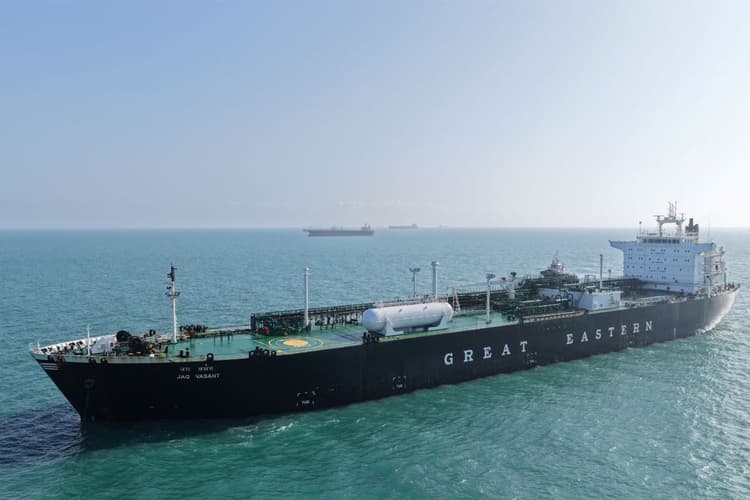 46,650 मीट्रिक टन LPG लेकर भारत आ रहा जहाज ग्रीन सान्वी, होर्मुज किया पार