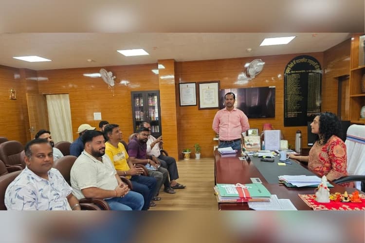 गुमला चेंबर ने उठाए शहर के मुद्दे, डीसी से समाधान की मांग