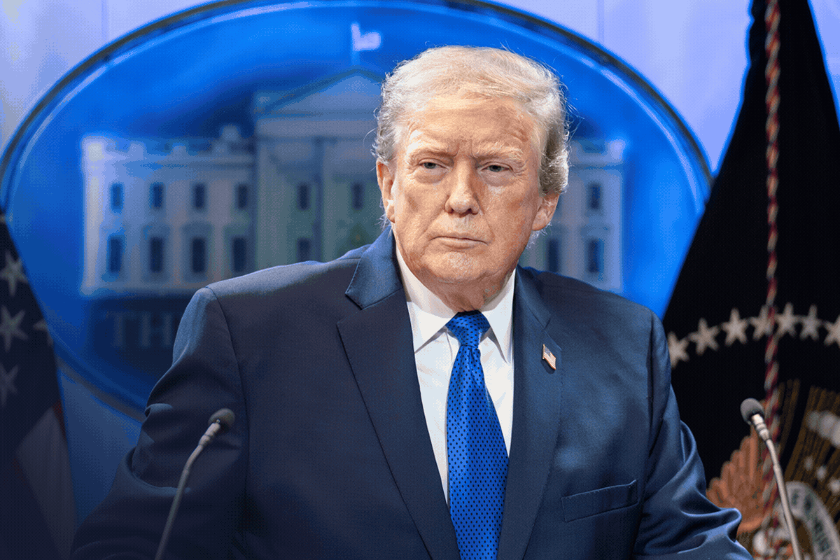 ट्रंप के सीजफायर ऐलान के बाद बढ़ा तनाव, ईरान ने होर्मुज में कंटेनर शिप पर बरसाईं गोलियां