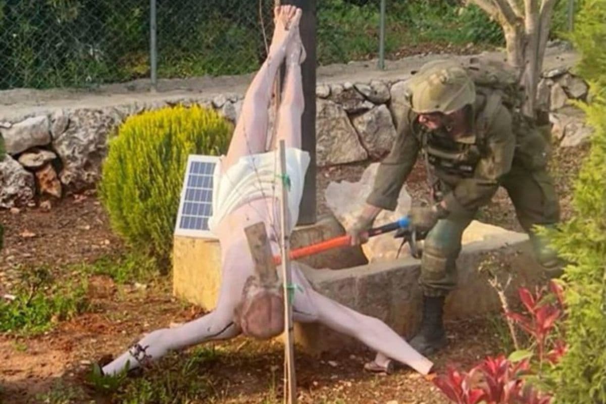 लेबनान में ईसाई मूर्ति से छेड़छाड़ कर फंसा इजरायली सैनिक, IDF ने मानी गलती, शुरू हुई जांच