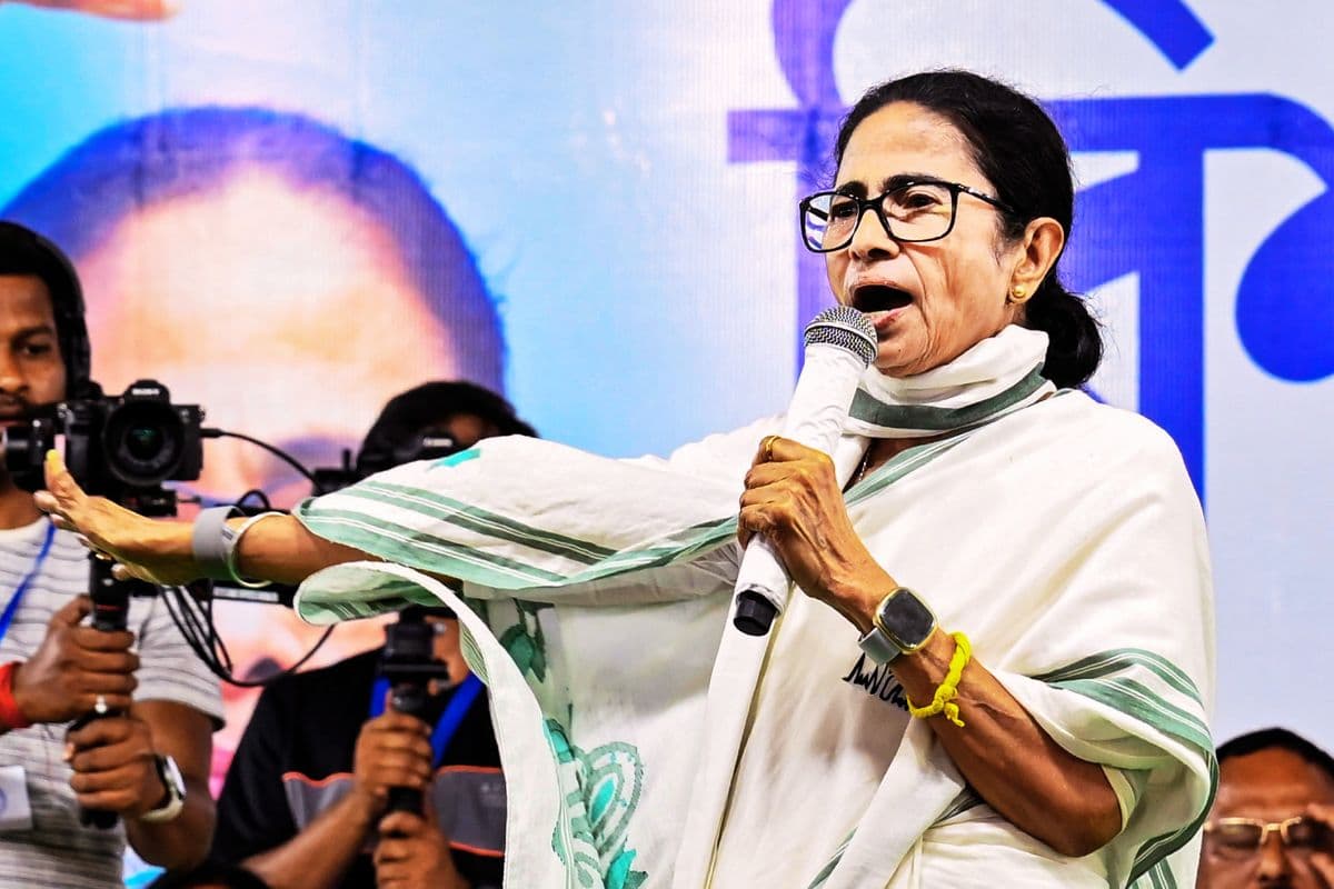 मालदा में बोलीं ममता बनर्जी - चैन से जीना है, तो भाजपा का विरोध करो, TMC को वोट नहीं दिया तो रिश्ता खत्म