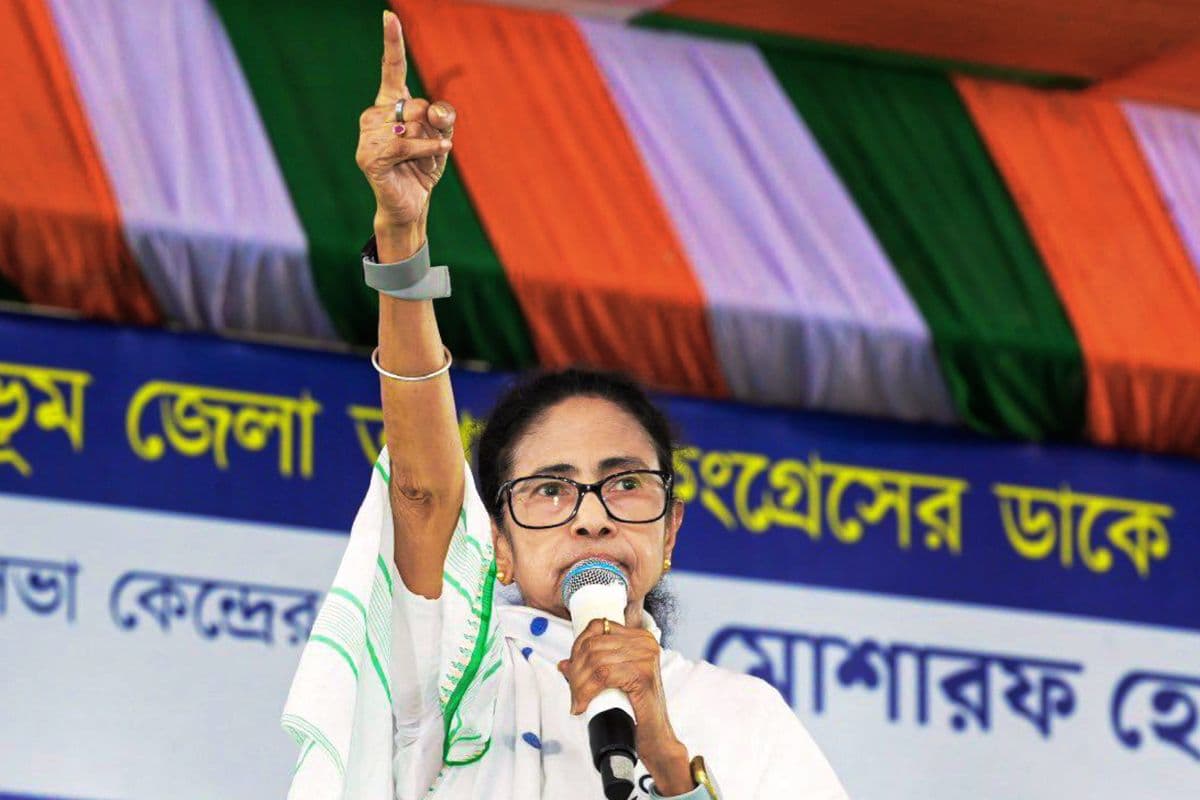 मुराराई में दिखा ममता बनर्जी का रौद्र रूप, कहा- भाजपा की नींव हिला दूंगी, कोयला-पत्थर लुटेरों की लिस्ट है मेरे पास