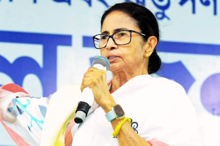 ममता बनर्जी का हमला- लोकतंत्र को चैत्र सेल की तरह बेच दिया, BJP पर भरोसा करना गोखरो सांप जैसा खतरनाक