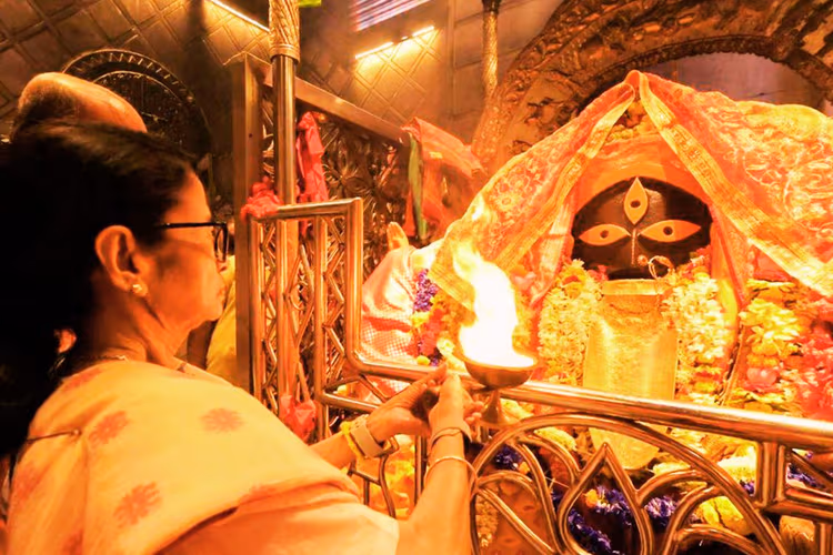 पोइला बोइशाख पर ममता बनर्जी की अपील- दिल्ली के जमींदारों को दें मुंहतोड़ जवाब, वोट की चोट से भाजपा को हरायें