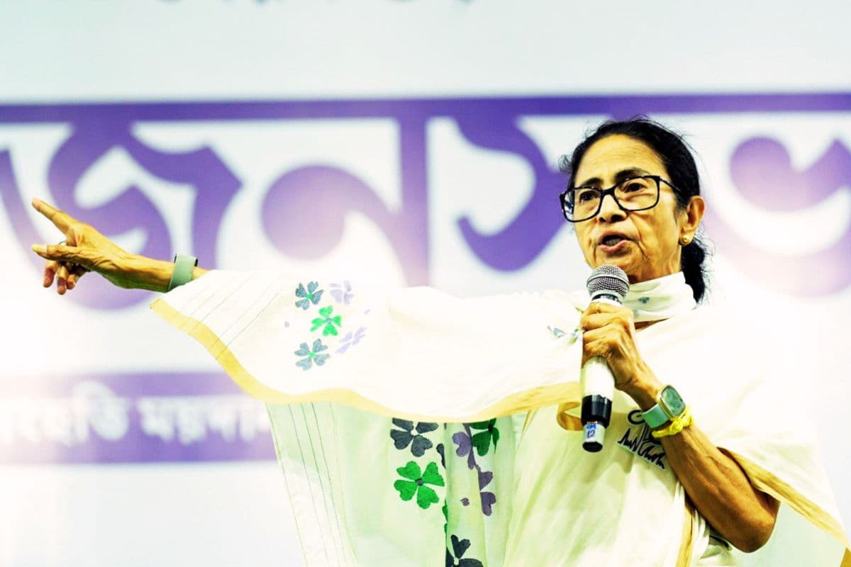 ममता बनर्जी बोलीं- मोदी का पतन शुरू, महिला आरक्षण और परिसीमन ‘विभाजन’ का खेल
