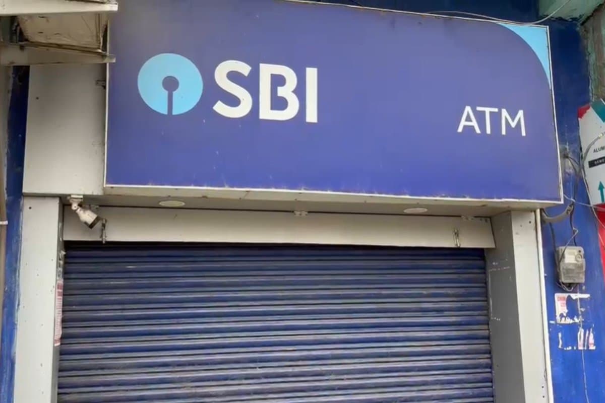Motihari News sbi atm cut with gas cutter cash theft patrolling team suspended