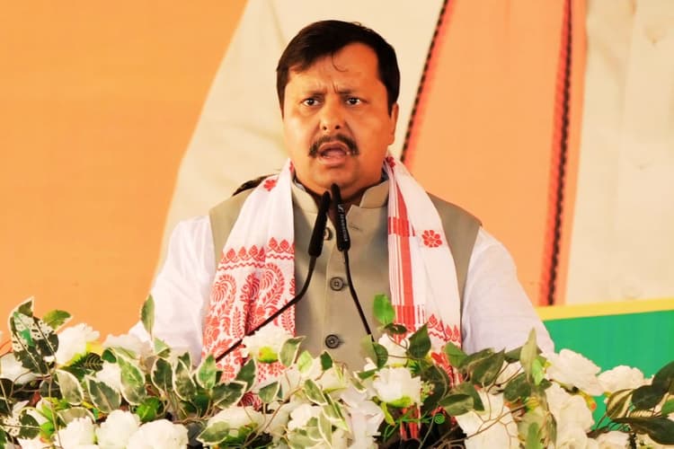 अलीपुरदुआर में गरजे नितिन नबीन- ममता सरकार ने अपनों की जमीन छीनकर घुसपैठियों को दी