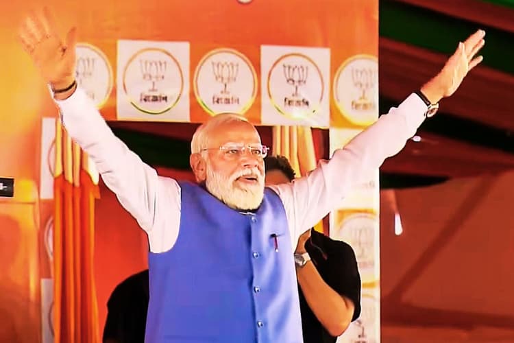 पूर्वस्थली में गरजे पीएम मोदी- 4 मई के नतीजों का ट्रेलर है यह जनसैलाब, घुसपैठियों को बोरिया-बिस्तर बांधने की चेतावनी