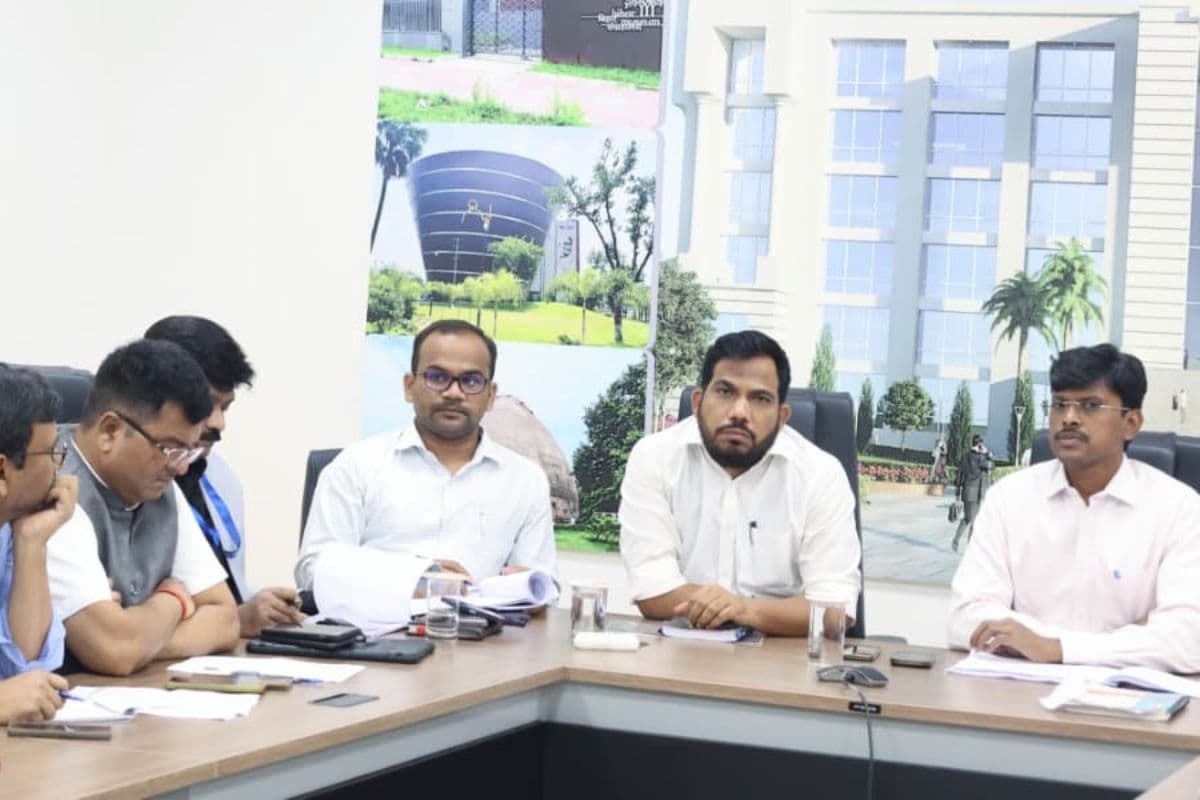 मानसून से पहले जलजमाव पर डीएम का एक्शन, लापरवाही हुई तो दर्ज होगी FIR