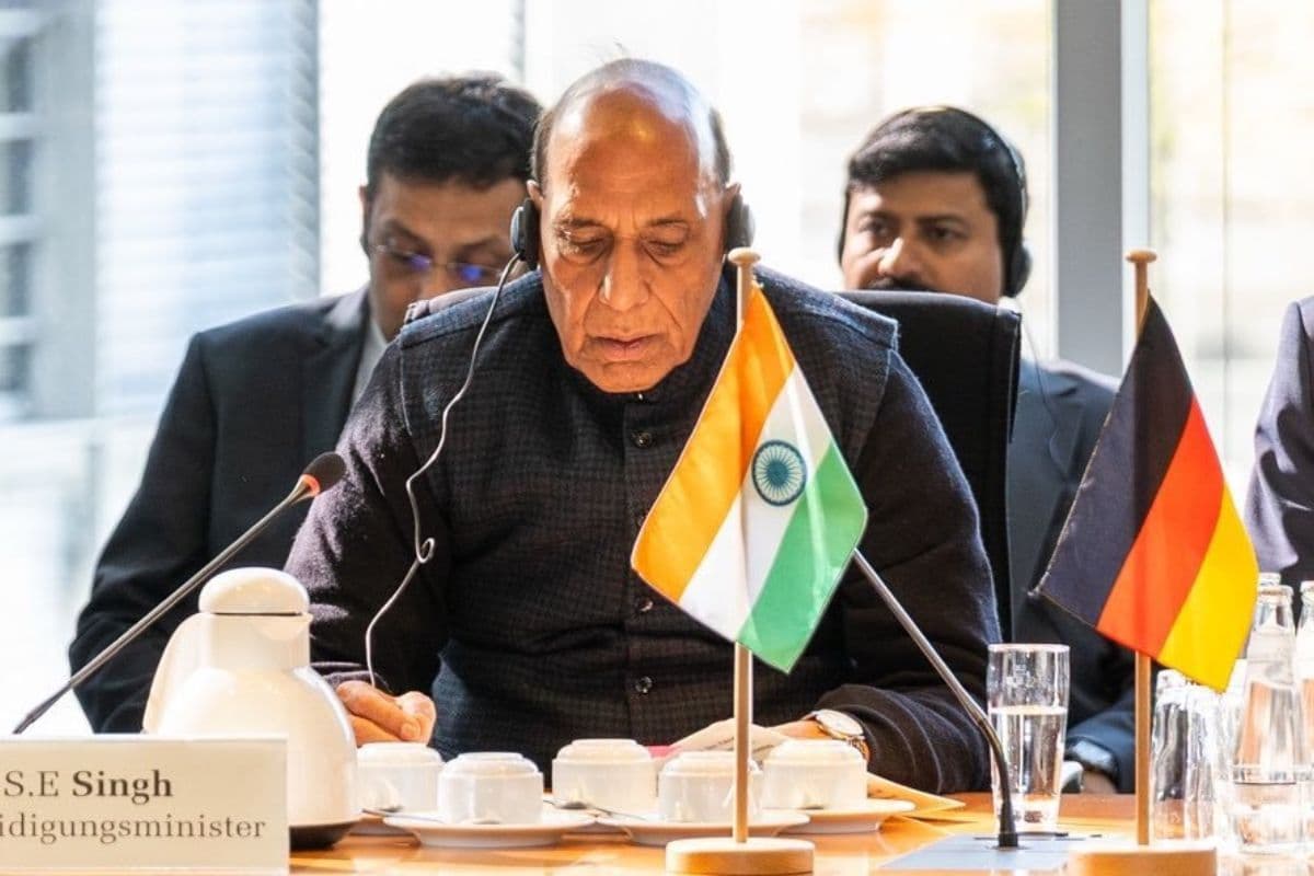 बर्लिन में बोले राजनाथ सिंह: दुनिया की जंग रोकेगा भारत, भारतीय डिप्लोमेसी से हॉर्मुज में मिली जहाजों को एंट्री