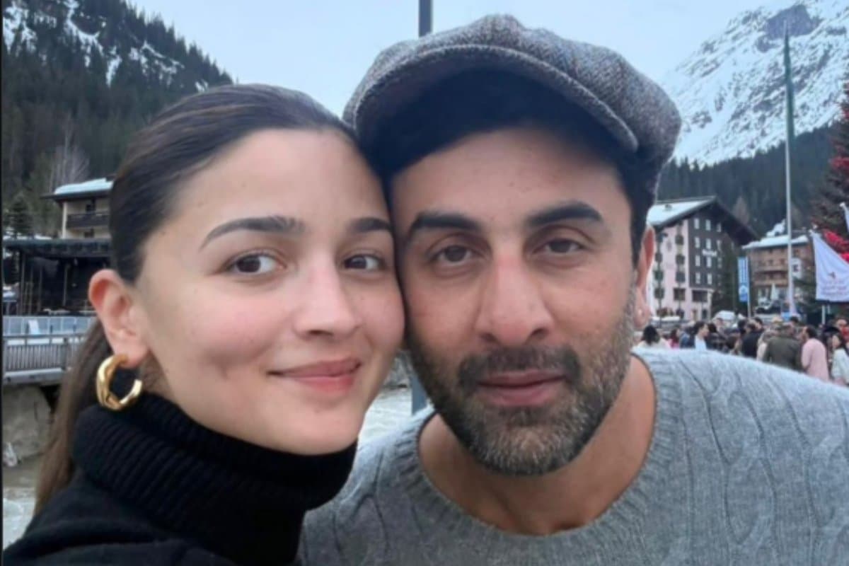 Ranbir Alia Anniversary ranbir kapoor 4th wedding anniversary snow vacation photos