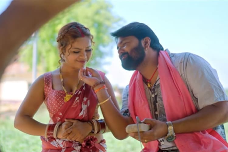 समर सिंह का नया गाना ‘हम दउरी में तू सउरी में’ रिलीज, एक्ट्रेस की कातिल अदाओं ने बढ़ाया क्रेज