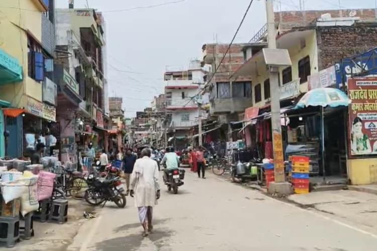 Sitamarhi: नेपाली ग्राहकों की कमी से सूना पड़ा बाजार, व्यापारियों की बढ़ी चिंता