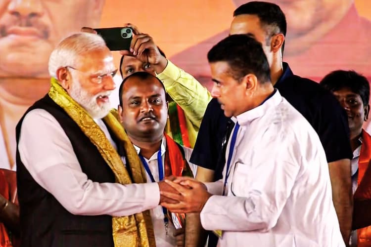 हल्दिया के हेलीपैड मैदान में ‘भगवा तूफान’, शुभेंदु अधिकारी ने ममता बनर्जी सरकार को उखाड़ फेंकने का किया आह्वान