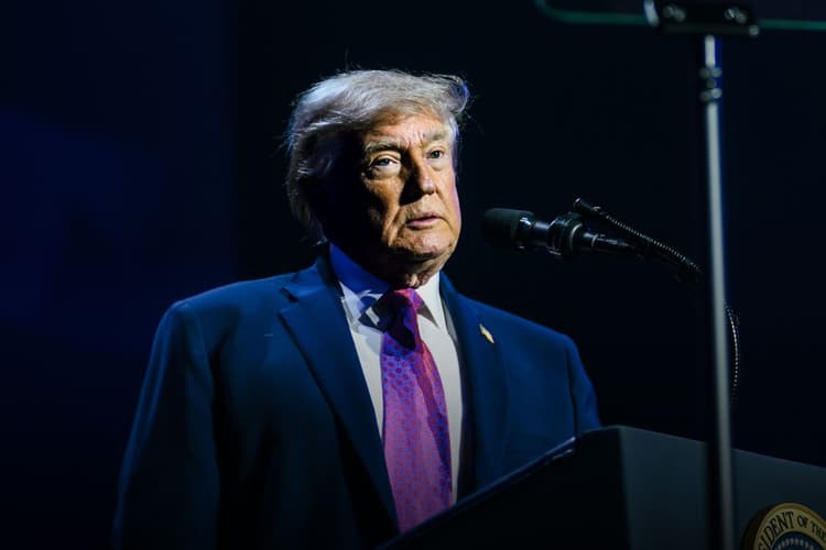 होर्मुज पर अमेरिका का कड़ा पहरा, ट्रंप ने बनाई नई स्ट्रैटेजी; क्या 22 दिन में घुटने टेकेगा तेहरान?