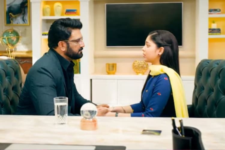 गायत्री ने पुष्पा को किया कॉल, अनु-आर्या के रोका की तारीख होगी पक्की