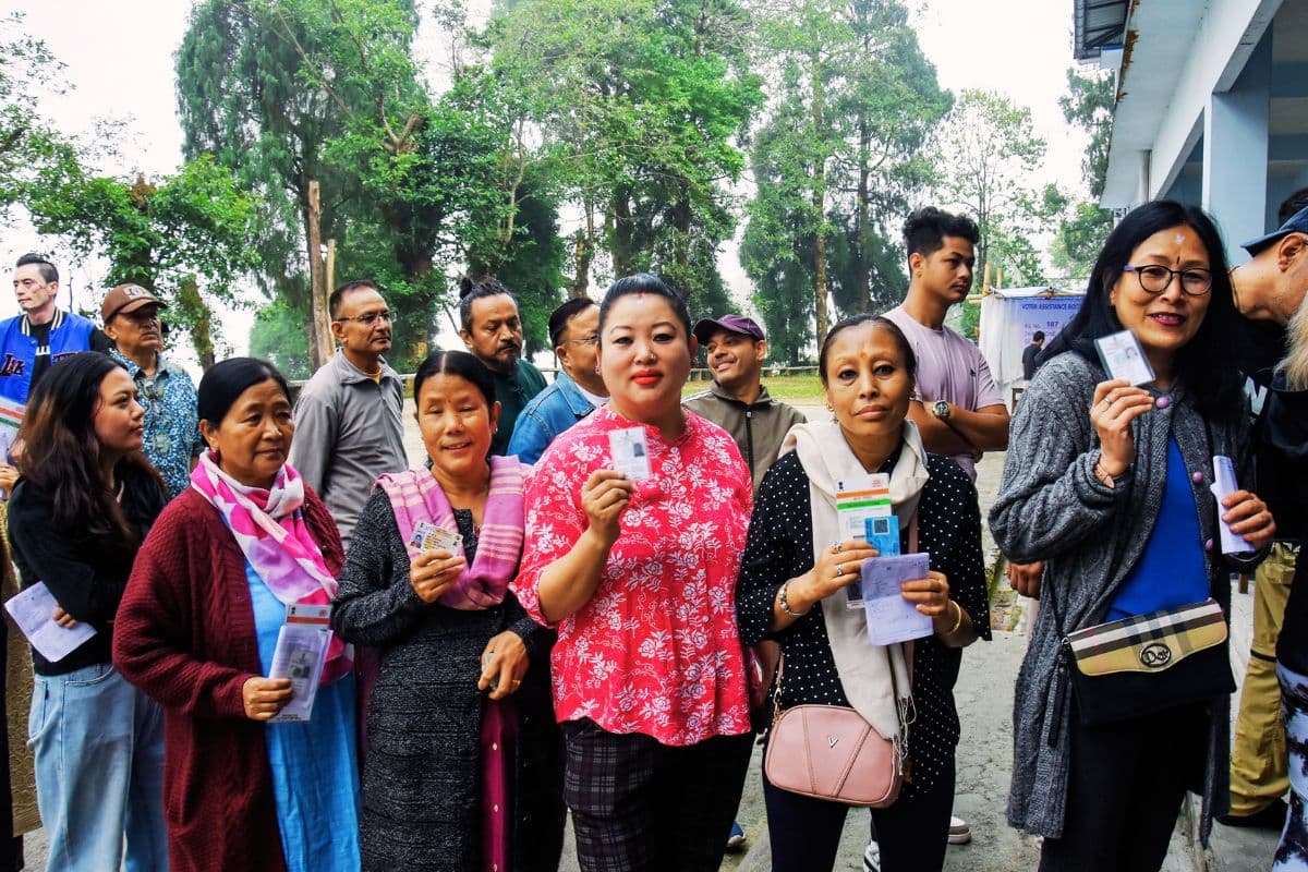 बंगाल चुनाव 2026 में बंपर वोटिंग, 1 बजे तक 62.18 प्रतिशत मतदान