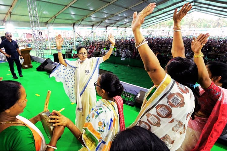 मतुआ और अल्पसंख्यकों को चुन-चुनकर वोटर लिस्ट से हटाया, ममता बनर्जी का बड़ा आरोप