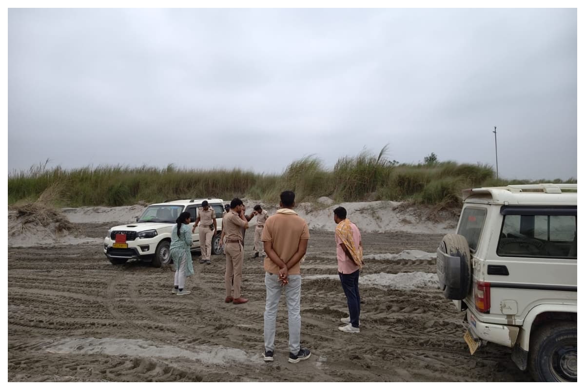 Piprasi sand ghat inspection mining officer checking site cameras pillars
