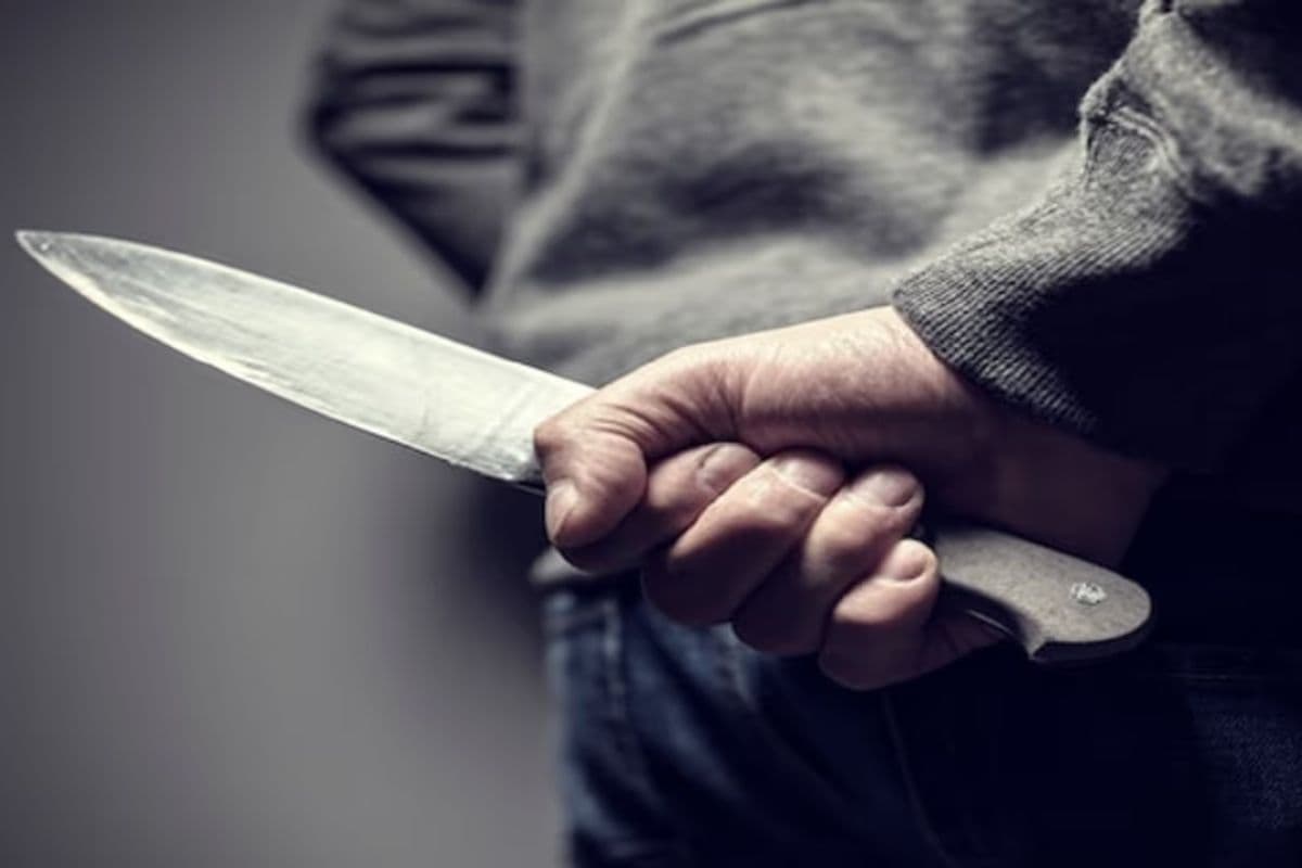 भाइयों का जख्म देख बदला लेने की खाई कमस, रिटायर्ड सार्जेंट पर जानलेवा हमला, वारदात के बाद आरोपी ने किया सरेंडर