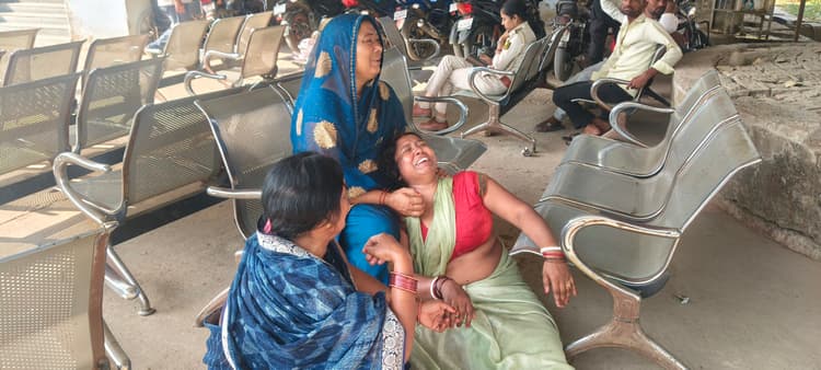 बहन और खुद की शादी का कार्ड बांटकर लौट रहे इकलौते बेटे की सड़क हादसे में मौत