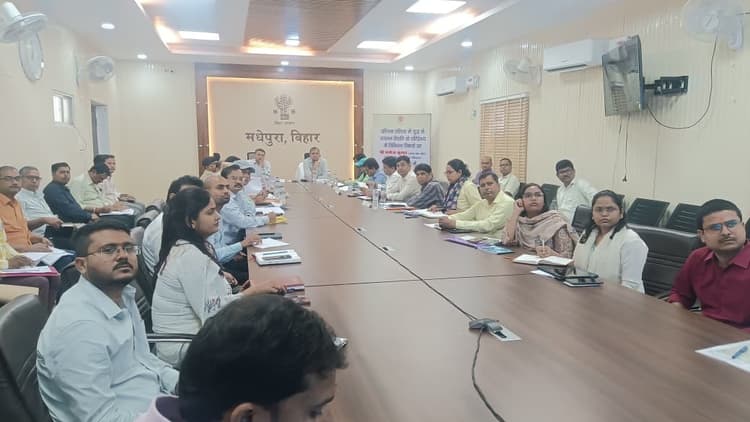 उर्वरक व एलपीजी कालाबाजारी पर सख्त कार्रवाई के निर्देश, पीएनजी विस्तार एवं आपूर्ति व्यवस्था सुदृढ़ करने पर जोर