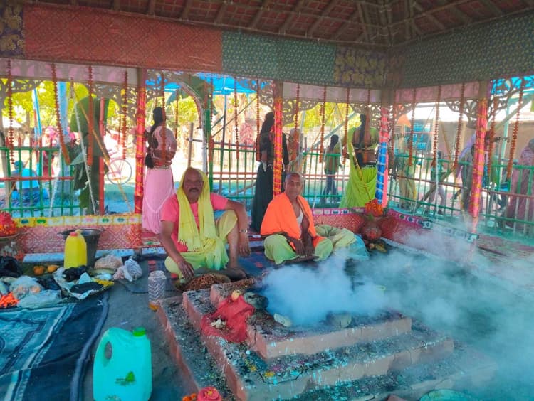 कलश विसर्जन के साथ 48 घंटे का रामधुनी यज्ञ संपन्न