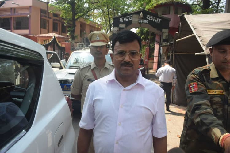 Dhanbad News: धनबाद मंडल कारा के शैडो एरिया की भी सीसीटीवी से होगी निगरानी