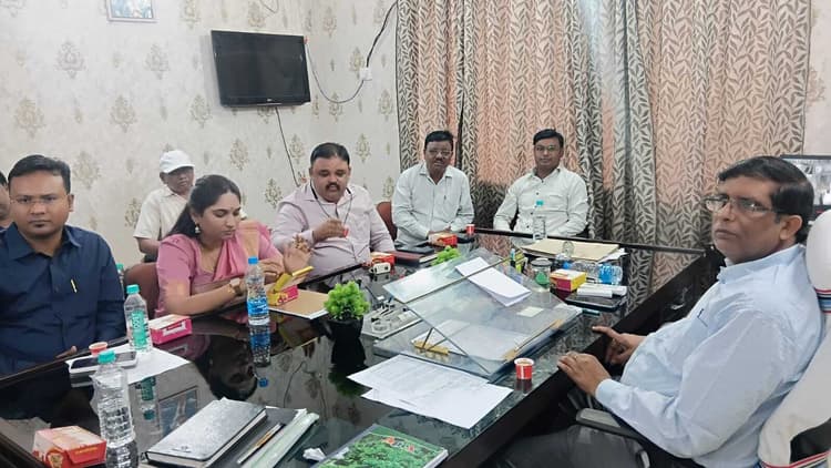 Dhanbad News: बलियापुर के 41 गांवों में जल्द शुरू होगी जलापूर्ति