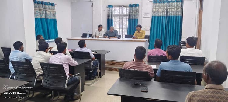 स्वच्छता पर्यवेक्षकों की बैठक में कार्यों के बेहतर प्रचार-प्रसार पर चर्चा