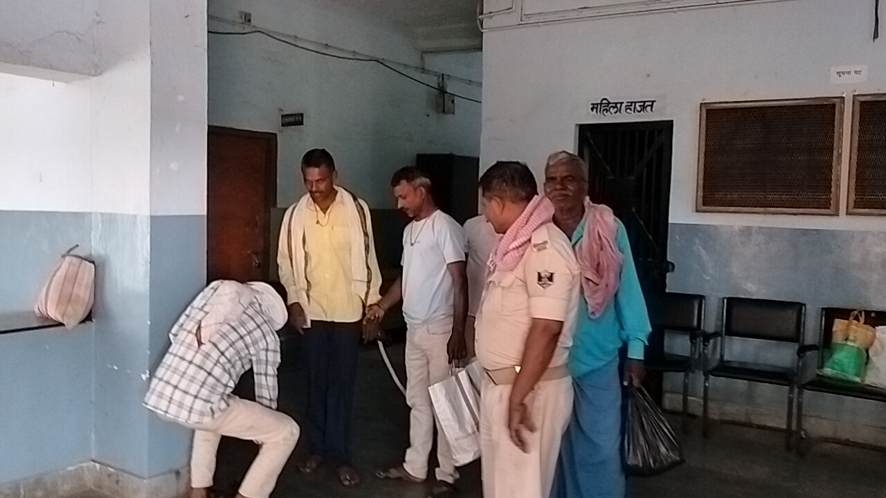 सूर्यगढ़ा में तीन व कजरा में एक एनबीडब्ल्यू वारंटी को पुलिस ने किया गिरफ्तार