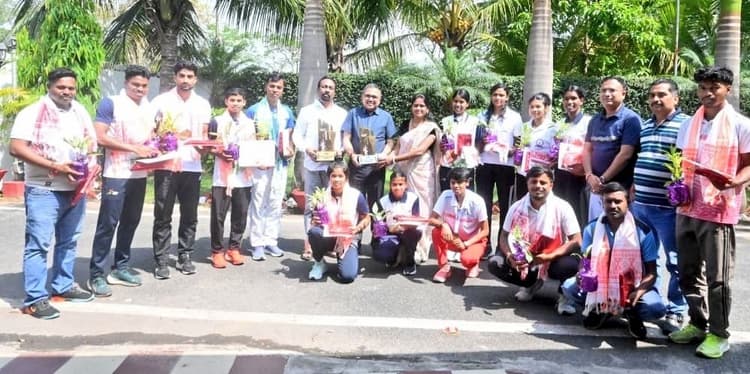 Bokaro News : पदक जीतने वाले खिलाड़ियों को किया गया सम्मानित