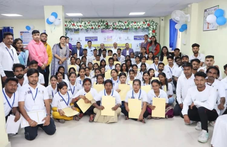 Dhanbad News: झरिया मास्टर प्लान के तहत कौशल विकास पहल से युवाओं को मिली नयी दिशा : सीएमडी