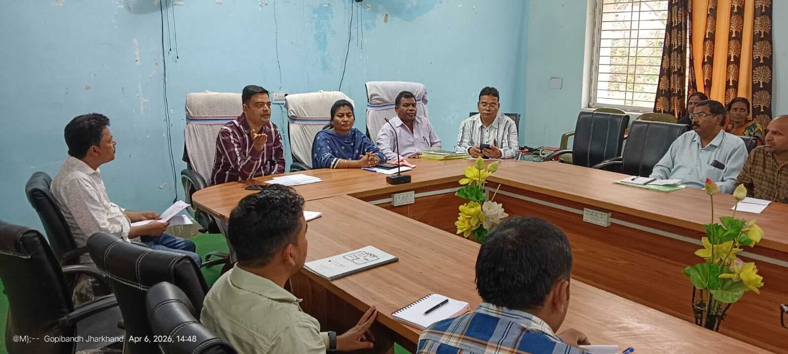 निर्वाचन कार्यों में लापरवाही बरतने पर बीएलओ और सुपरवाइजर को शोकॉज