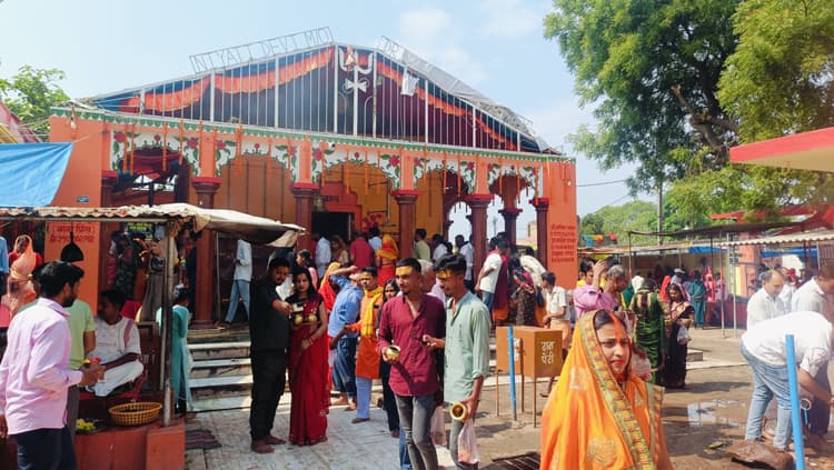 Giridih News :वैशाख की पहली सोमवारी को बोलबम से गूंजा झारखंडधाम