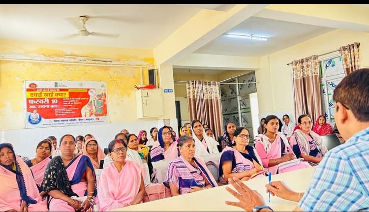 स्वास्थ्य कार्यक्रमों को सफल बनाने के लिए आशा दिये गये निर्देश