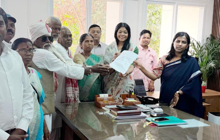 रूढी-परंपरा को बरकरार रखने की मांग